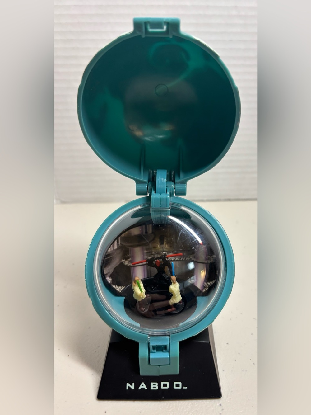 Vintage 1999 Star Wars Planet Naboo Mechanical Action Globe Applause